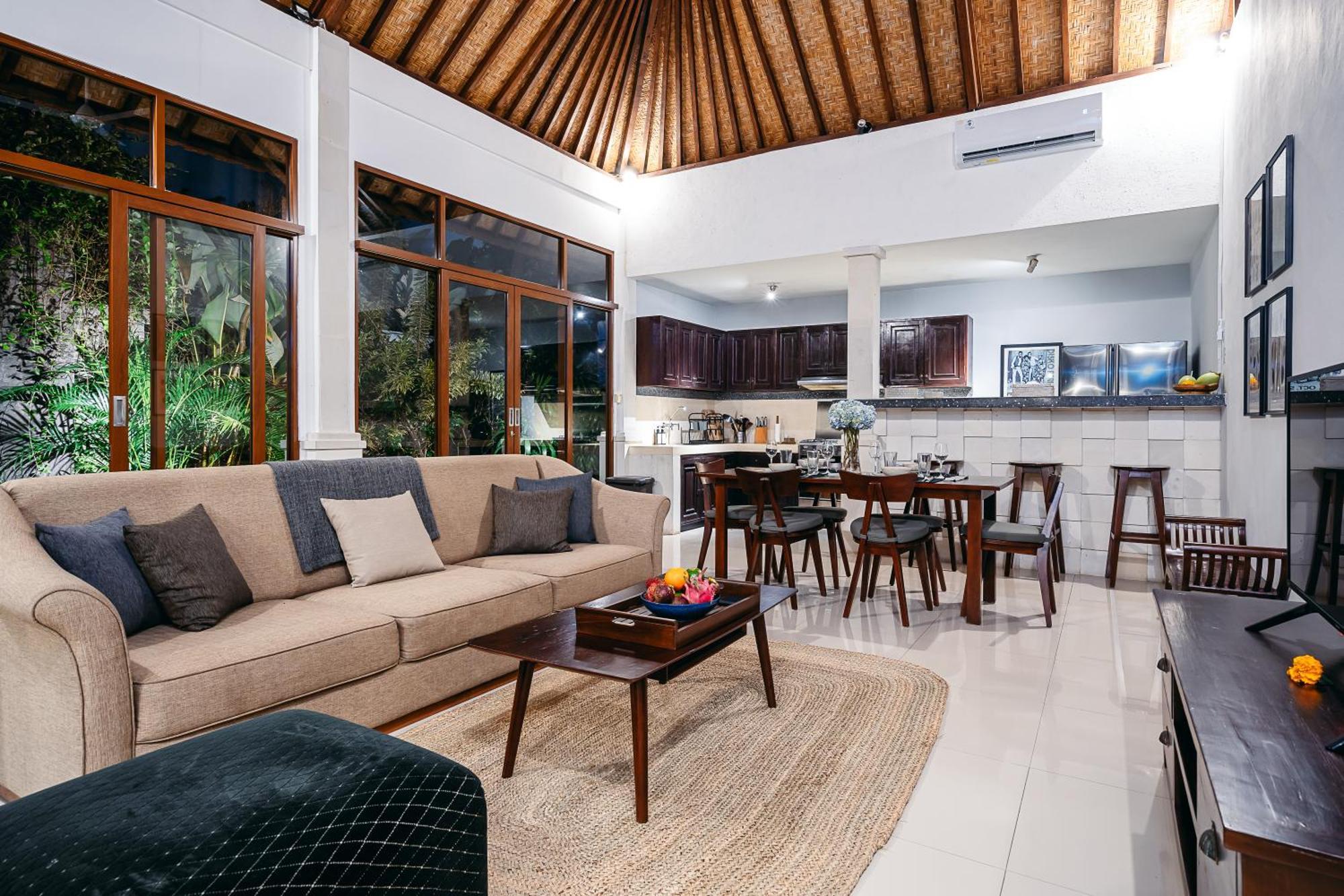 Mahayana Villa Batu Belig - Close To The Beach Canggu Buitenkant foto