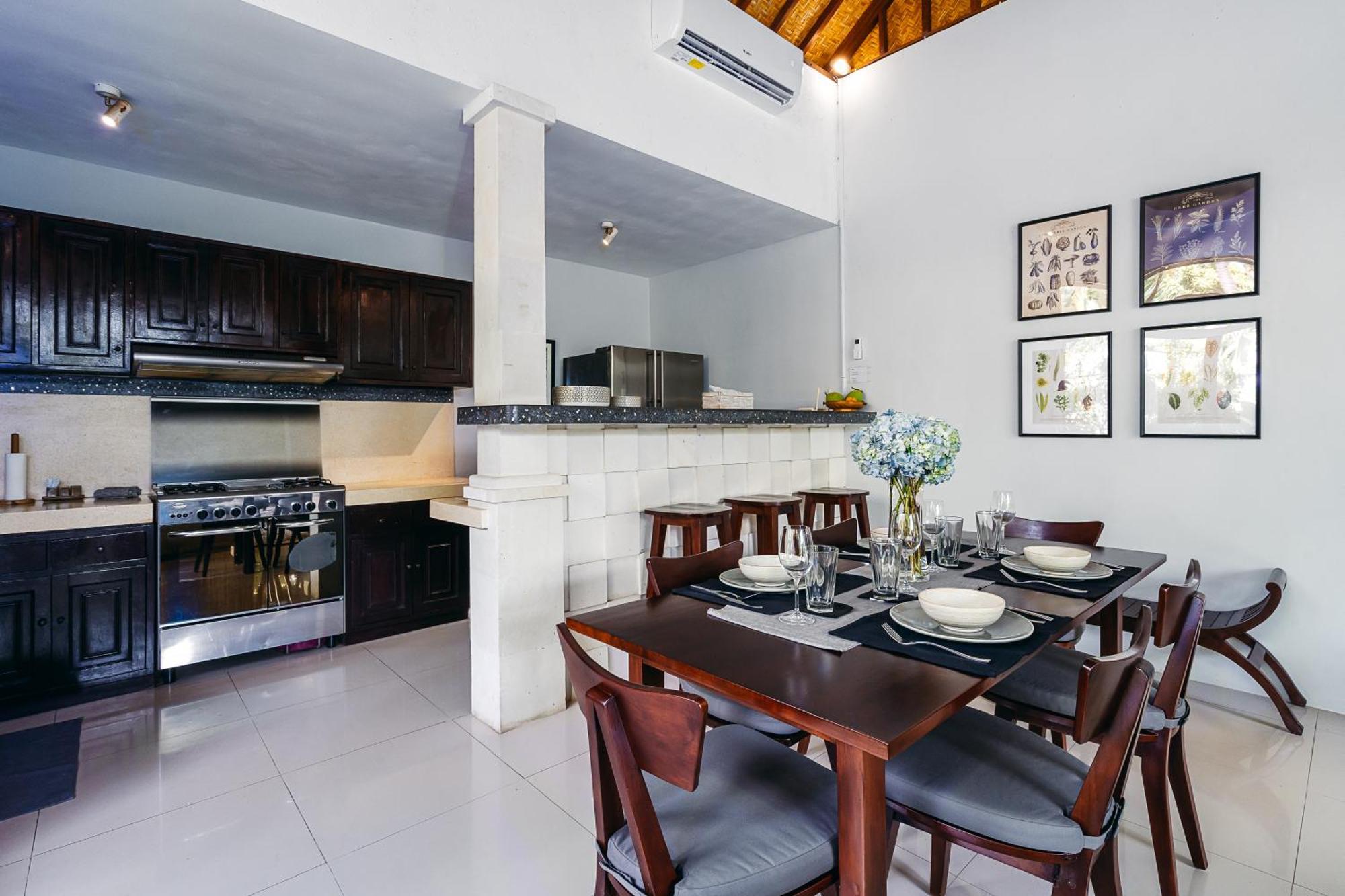 Mahayana Villa Batu Belig - Close To The Beach Canggu Buitenkant foto